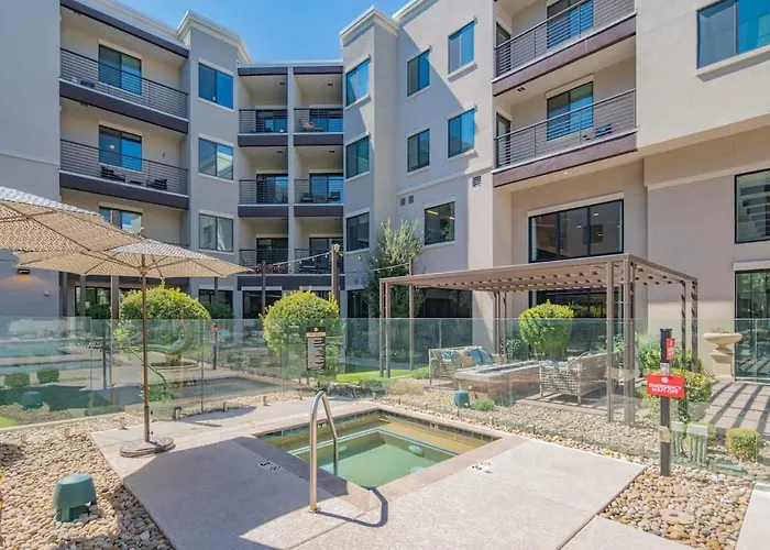 Quaint 2br Uptown Biltmore Gym Pool Parking Wd * Phoenix