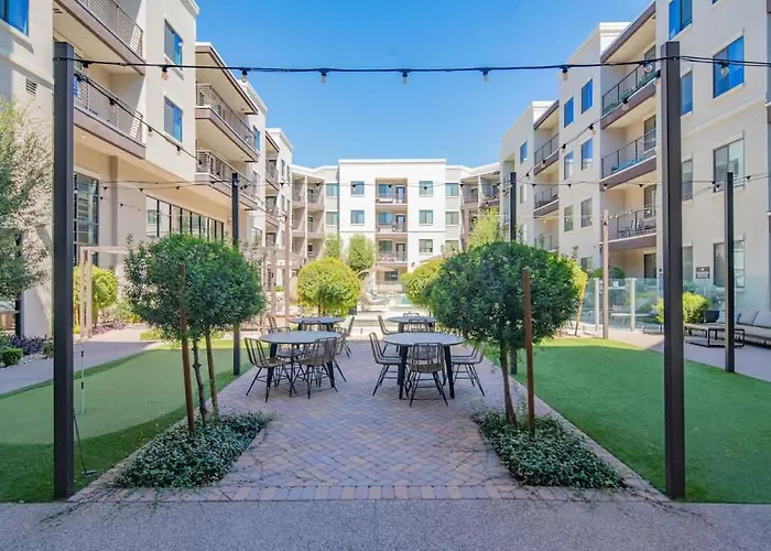 Quaint 2br Uptown Biltmore Gym Pool Parking Wd *