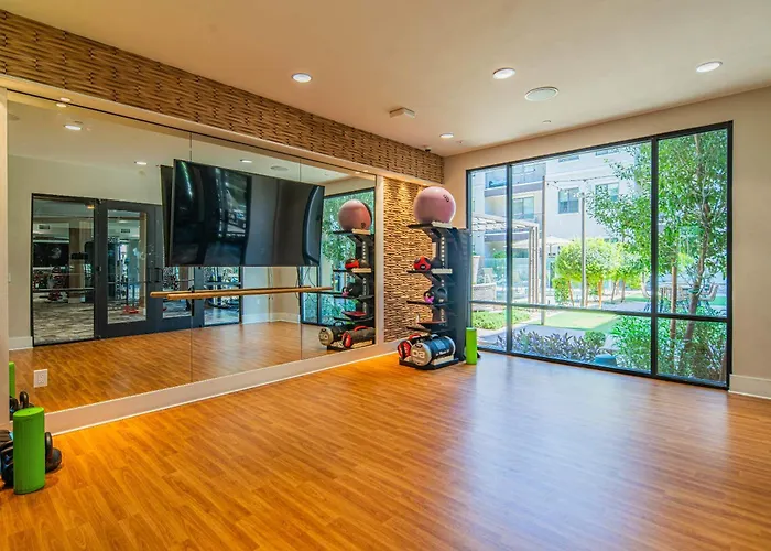Quaint 2br Uptown Biltmore Gym Pool Parking Wd * Phoenix