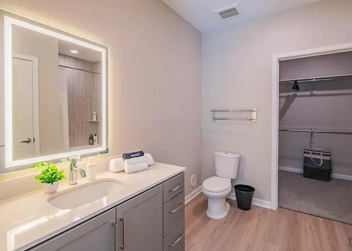 Quaint 2br Uptown Biltmore Gym Pool Parking Wd * Phoenix