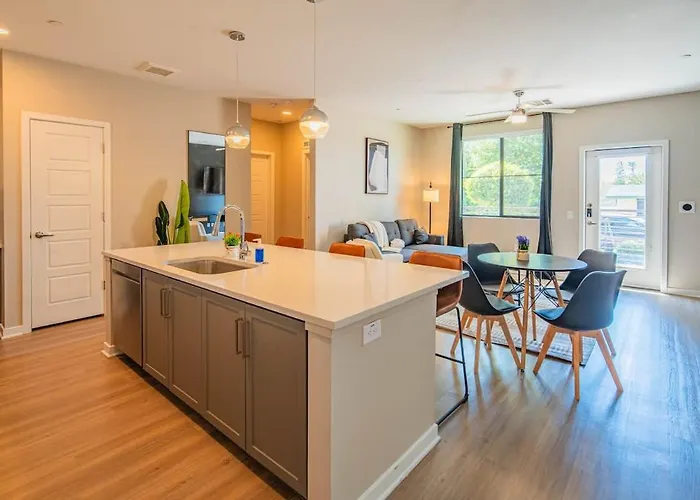 Apartment Quaint 2br Uptown Biltmore Gym Pool Parking Wd *