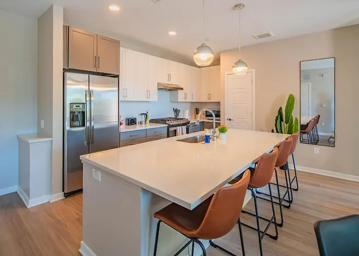 Quaint 2br Uptown Biltmore Gym Pool Parking Wd Phoenix