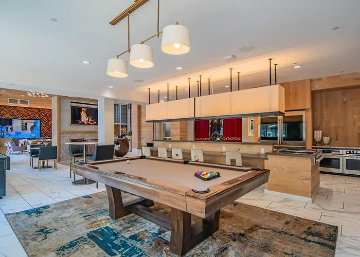 Quaint 2br Uptown Biltmore Gym Pool Parking Wd