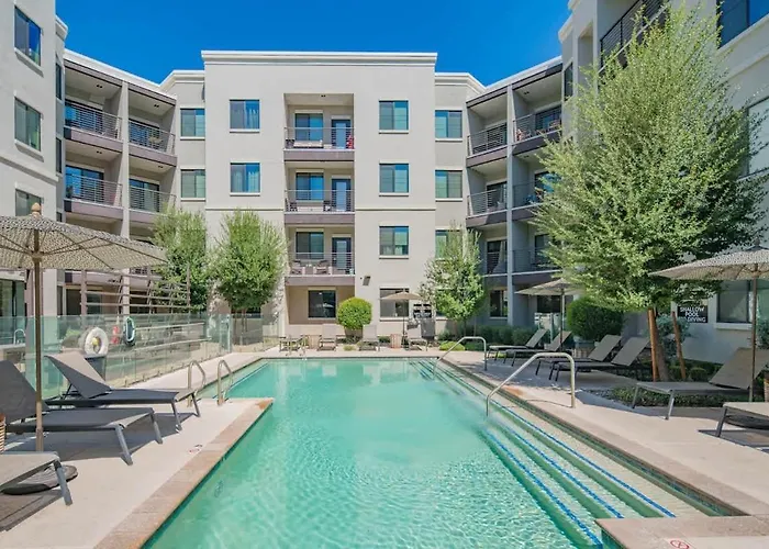 Quaint 2br Uptown Biltmore Gym Pool Parking Wd Apartament Phoenix